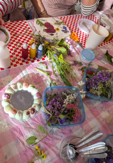 Pressed Wildflowers Eco-Resin Bubble Dish Workshop