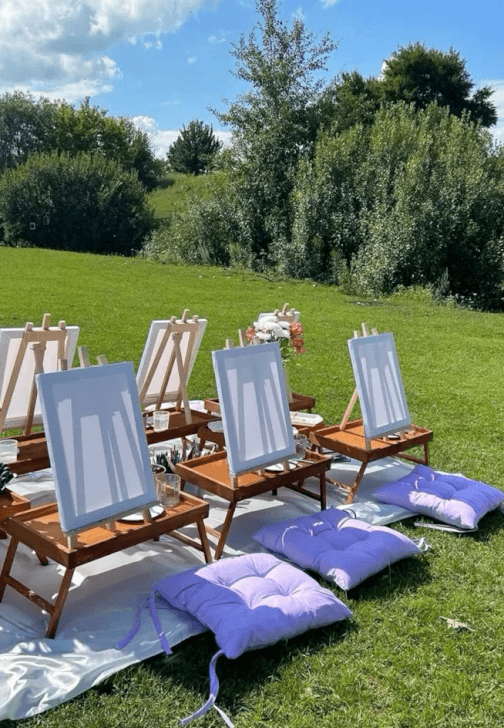 Prosecco and Paint in Hyde Park: Outdoor Painting Experience