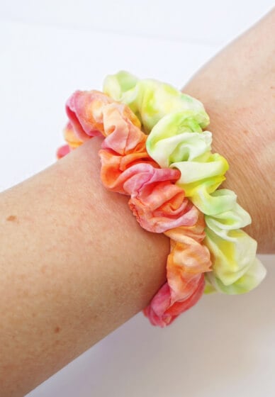 Scrunchie Making and Silk Painting Experience