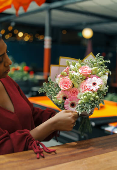 Sip and Bouquet Making Class