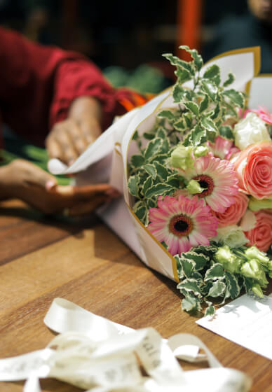 Sip and Bouquet Making Class