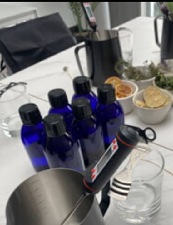 Sip and Pour Xmas Candle Workshop