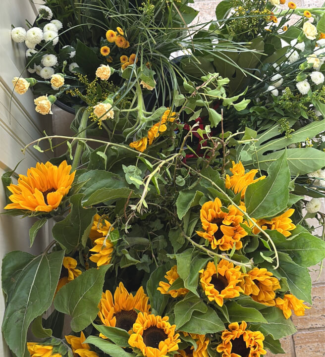 Sip, Paint and Bouquet Workshop