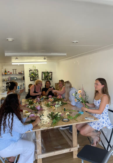 Sip, Paint and Bouquet Workshop