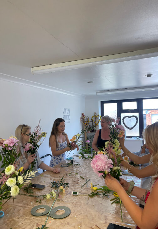 Sip, Paint and Bouquet Workshop