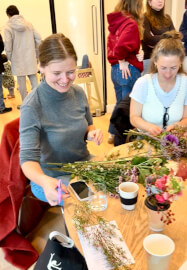 Summer Hand-Tied Flower Bouquet Workshop