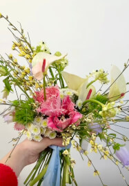 Vivid and Modern Petals: DIY Wedding Flower Workshop