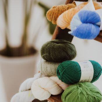 Stroke lovely yarn