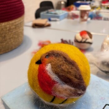 Robin bauble