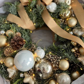 Take your Christmas wreath home