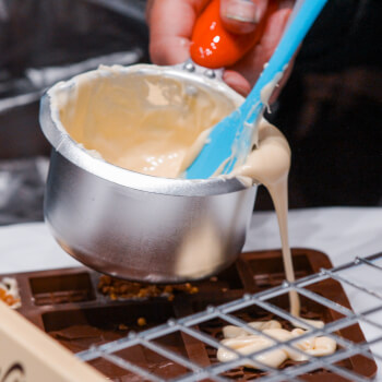 🍫Pouring Chocolate
