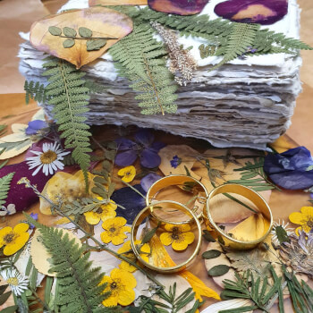 Choosing the Right Flowers for Resin Composition