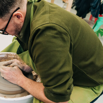Taster wheel throwing