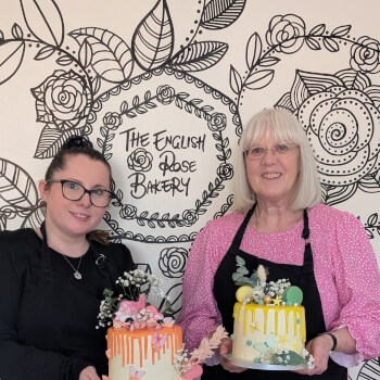 Attendees finished show stopper cake