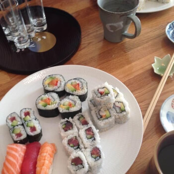 Sushi making class 