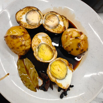 Make 5-Spice Tea Flavoured Eggs