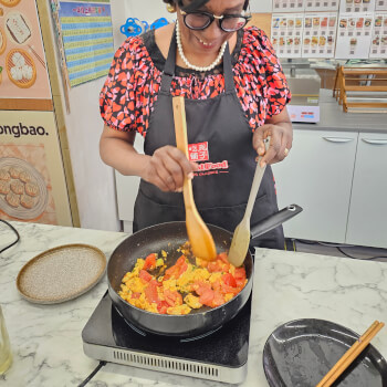 Make Tomato and Eggs