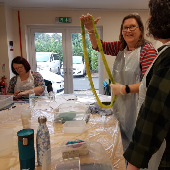 Preparing yarns for dyeing