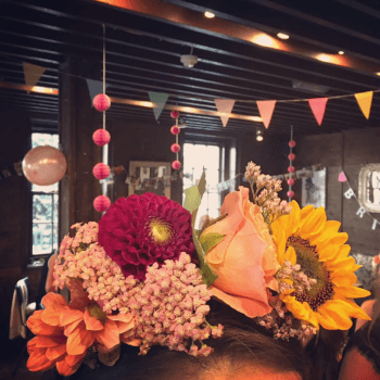 Choose colourful flowers 