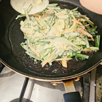 Make Seafood Pancakes
