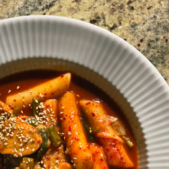 Make spicy tteokbokki