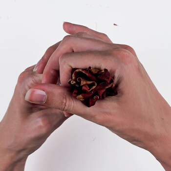 Shaping the textile flower