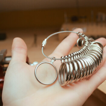 Find Your Ring Size 