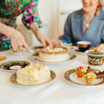 15:15: Tea & Cake