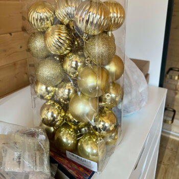Choose your desired bauble
