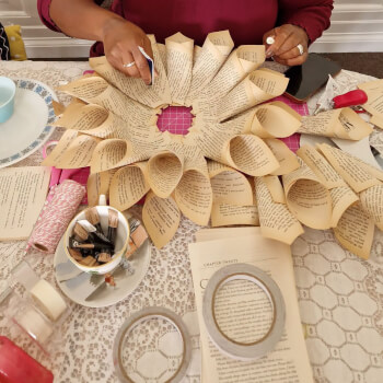 Assembling the wreath