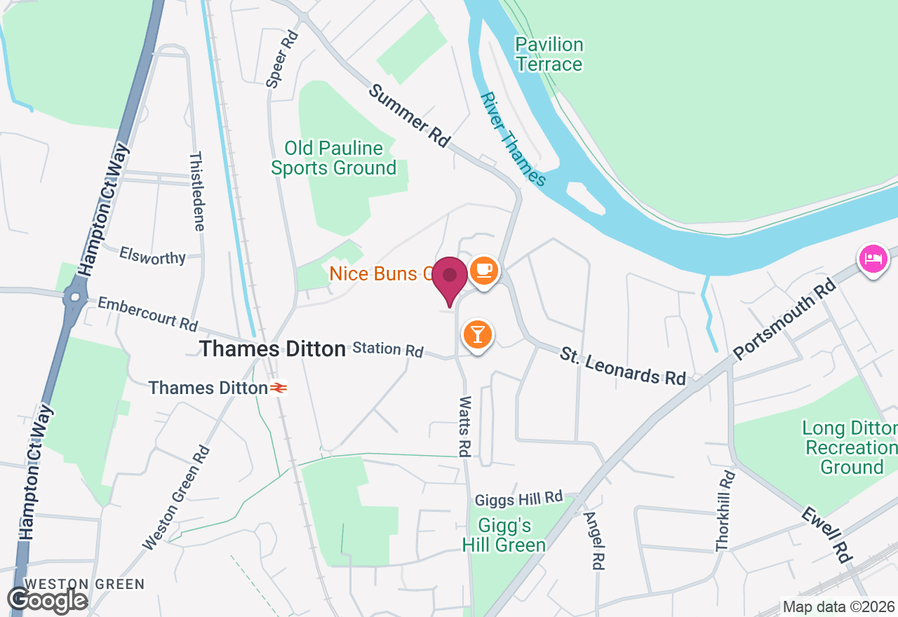 Natural Christmas Wreath Workshop - Thames Ditton location