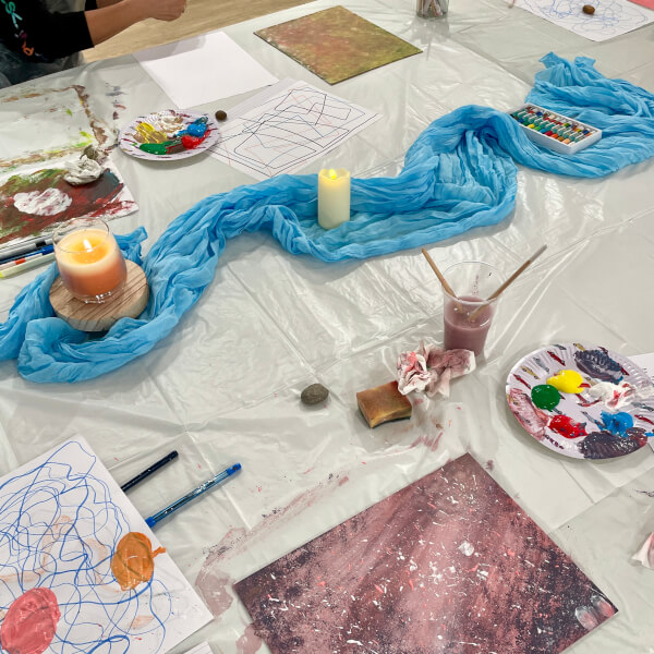 Painting class by Artzenity