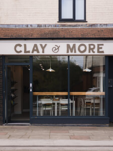 Pottery class by Clay and More