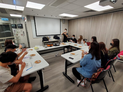 Glass and Mosaic class by Handcraffiti