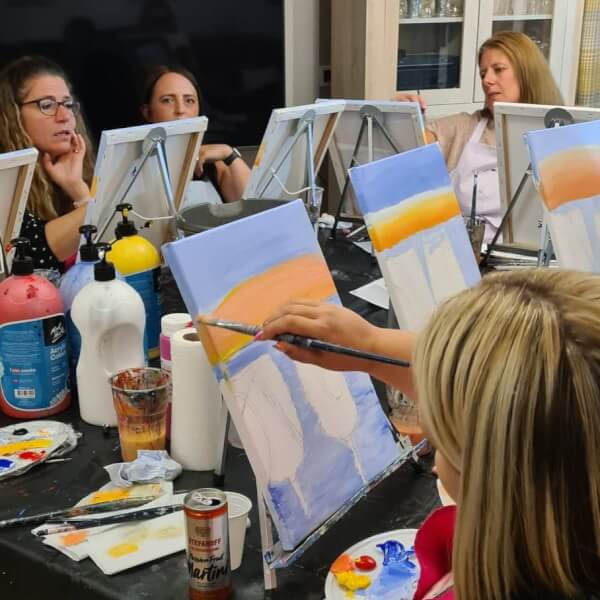 Painting class by Liquid Art