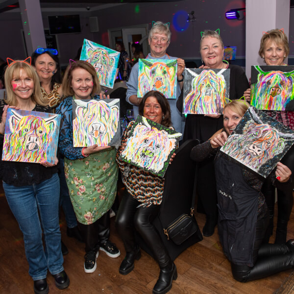 Photo from a Peipei art painting workshop