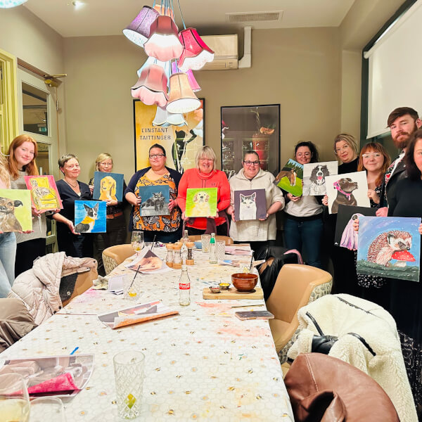 Photo from a Peipei art painting workshop