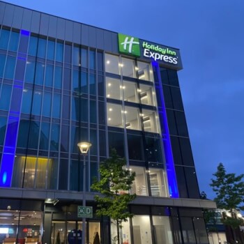 Holiday Inn Express Stockport,  teacher