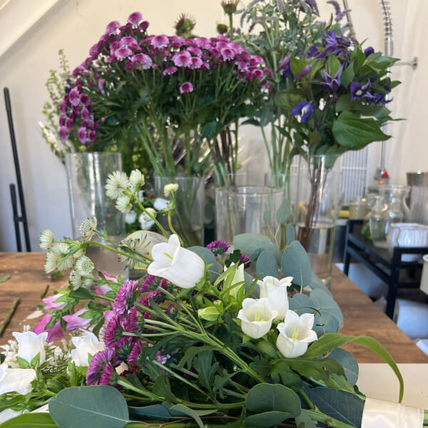 Flower Hand-tied Bouquet Workshop review by Candace Ward - London