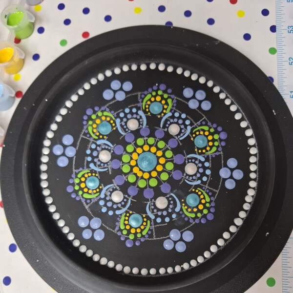 Mandala Dot Art Workshop review by Leanne Halliwell - Bristol