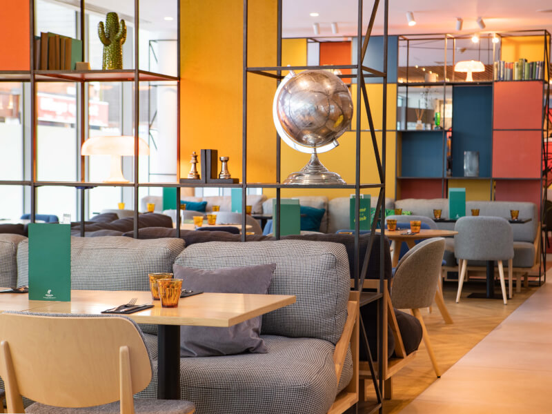 Holiday Inn London Whitechapel / Whitechapel Think Factory
