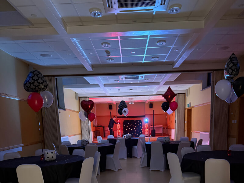 Book Loyd Lindsay Rooms