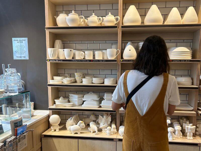 Mino Pottery Painting & Cafe