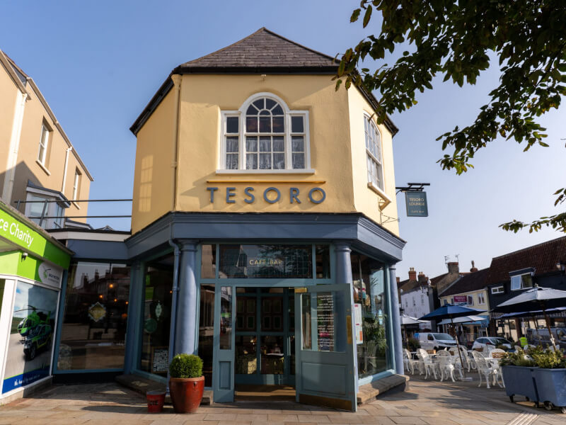Tesoro Lounge