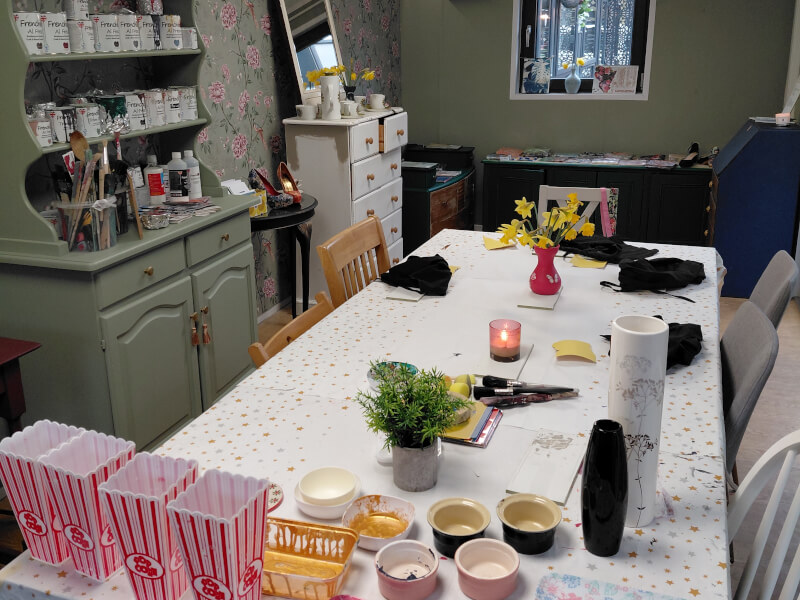 Book Vintage Chic ReLoved Upcycling Studio