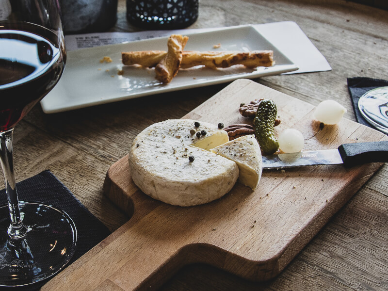 Cheese and wine tasting platter